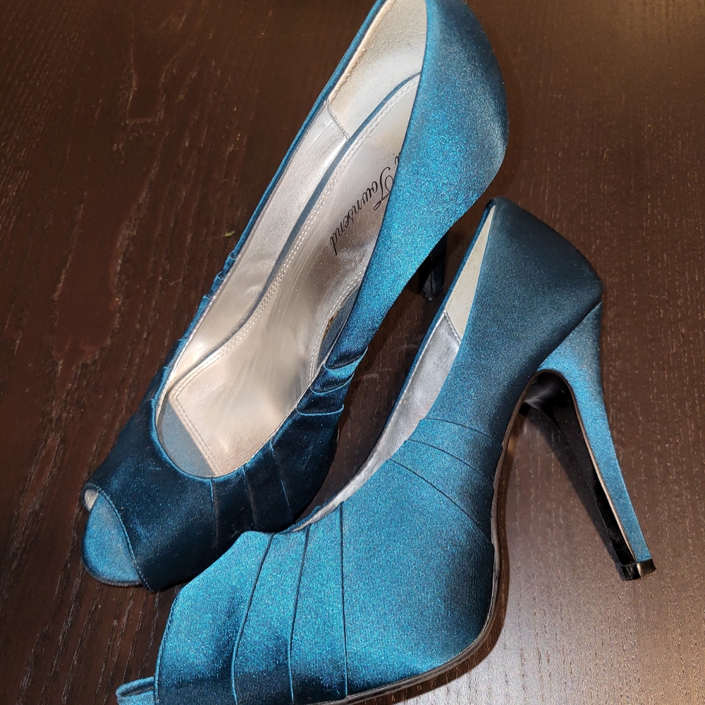 Lulu Townsend Teal Satin Peep-Toe Heels